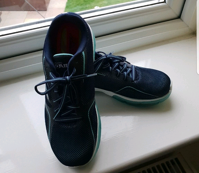 ladies skechers size 4
